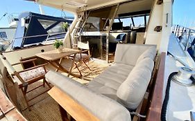 Panaby Houseboat